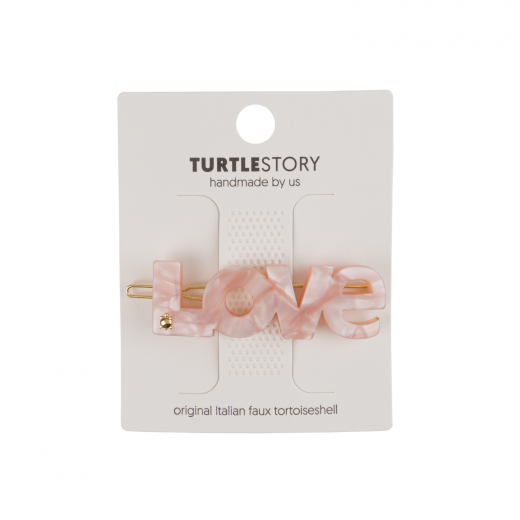 Różowa spinka z napisem love turtle story